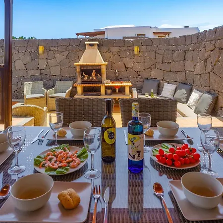 Azure - Lh122 By Now Ltd Villa Playa Blanca (Lanzarote)